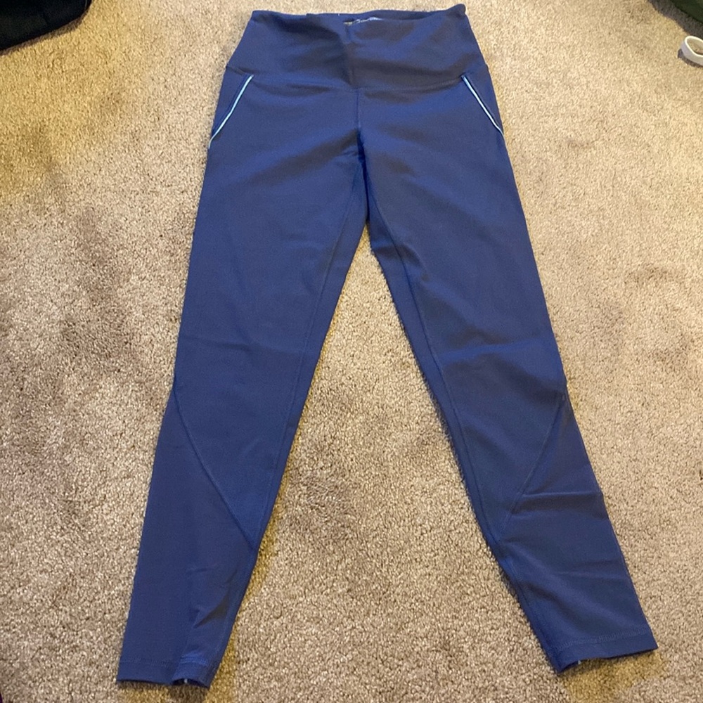 Knockout by Victoria Secret 7/8 leggings (XS Short)